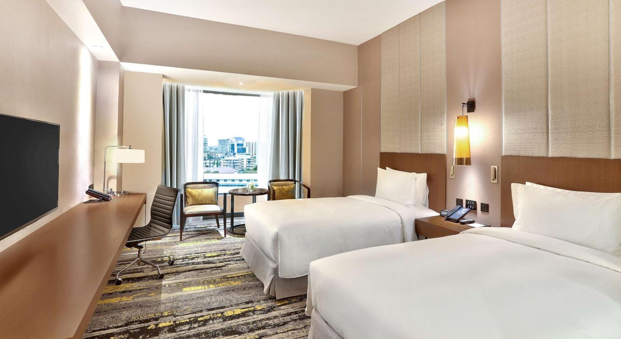 Hilton Kota Kinabalu Hotell Exteriör bild