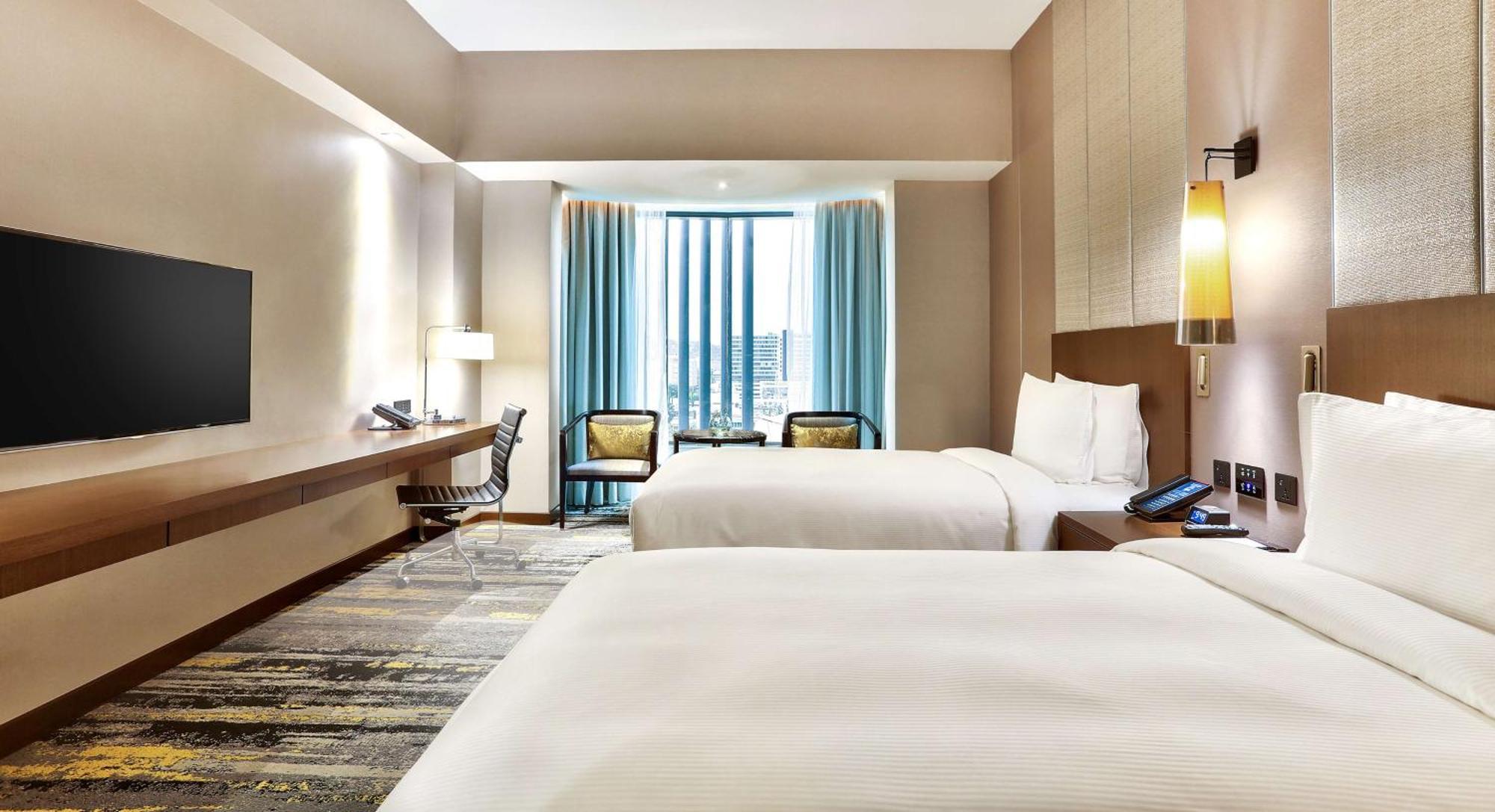 Hilton Kota Kinabalu Hotell Exteriör bild